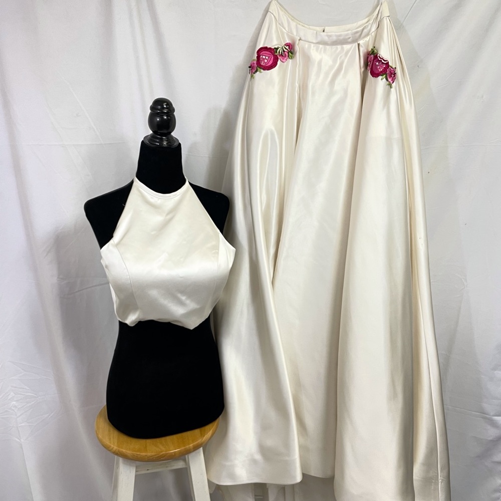 Sherri Hill 2 piece white with embroidered flowers along pockets